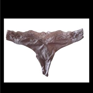 Victoria’s Secret XS Thong Pink Lace Sexy Glam Underwear Panty XS